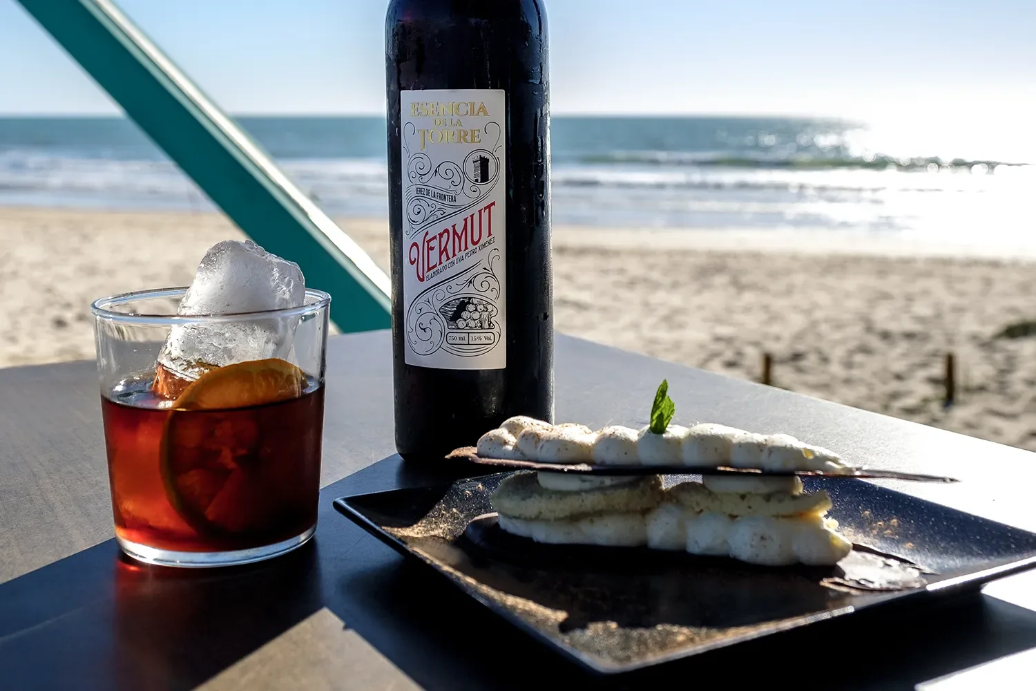 Mittag- oder Abendessen mit Bodega- und Weinbergsbesichtigung